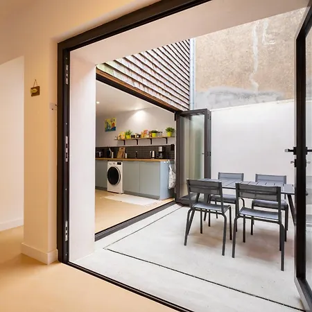 Rose Tremiere Proche *