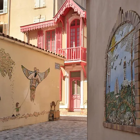 Rose Tremiere Proche * Les Sables-dʼOlonne