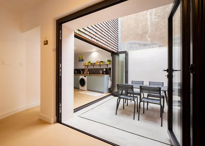 Rose Tremiere Proche *