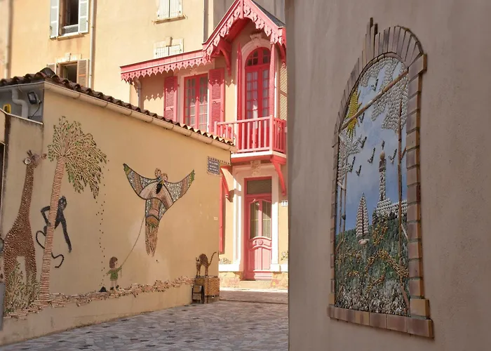 Rose Tremiere Proche * 莱萨布勒-多洛讷